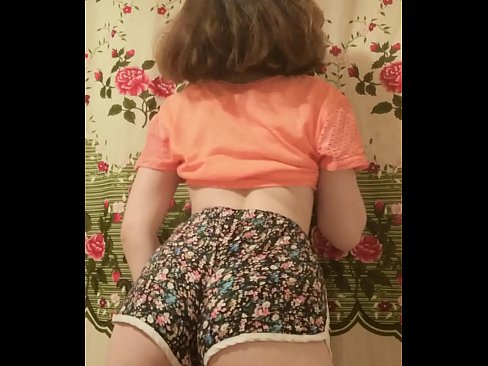 ❤️ Giovane pupa sexy fa uno striptease riprendendo i suoi pantaloncini alla telecamera ❤ Solo pornoal it.rionews.top ❌️❤